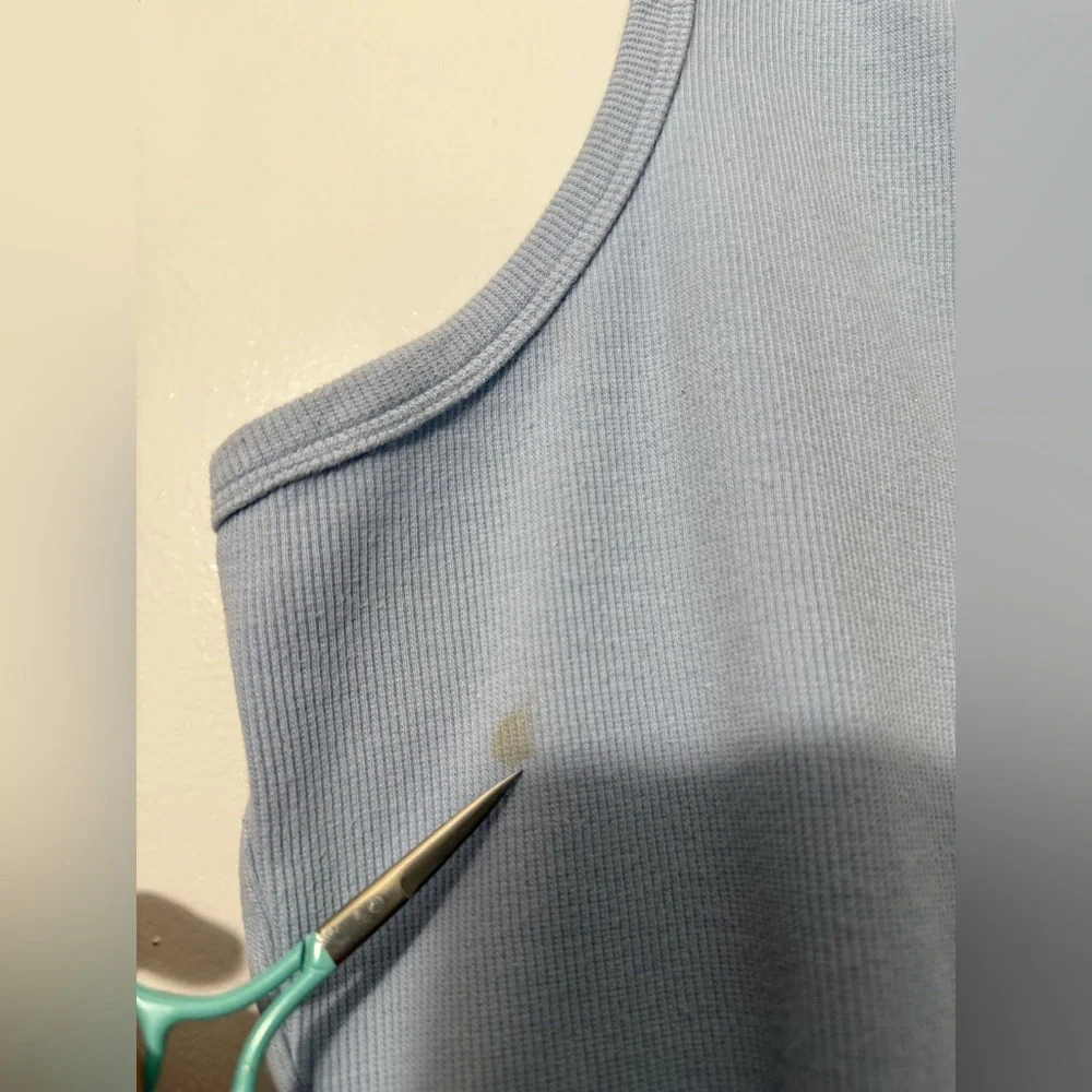 Aspire Alo Yoga Top - Picture 6 of 7